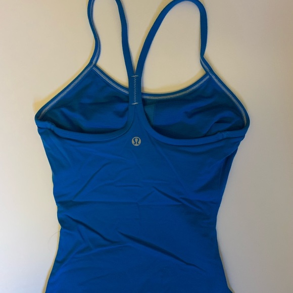 Lululemon tank top with bra included - Picture 2 of 2